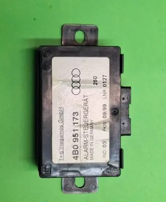 Audi A6 S6 C5 4B Alarm control unit/module 4B0951173