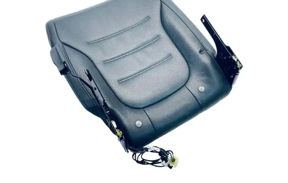 Volkswagen Touareg II Seat trim 7P6885806JP 7P0880442C 7P0885504E