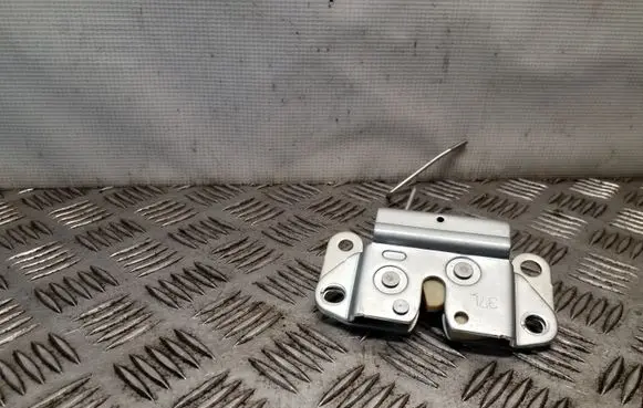 Nissan Juke I F15 Seat back rest lock catch 