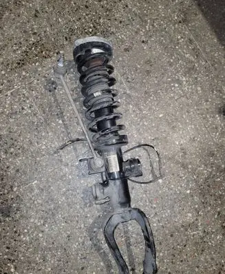 BMW 7 F01 F02 F03 F04 Front shock absorber with coil spring A1009272596 31306795081