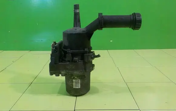 Volkswagen Polo IV 9N3 Power steering pump 16AB40