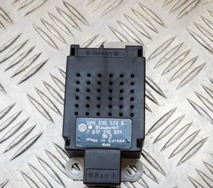 Volkswagen Golf VI Aerial antenna amplifier 5M0035570B