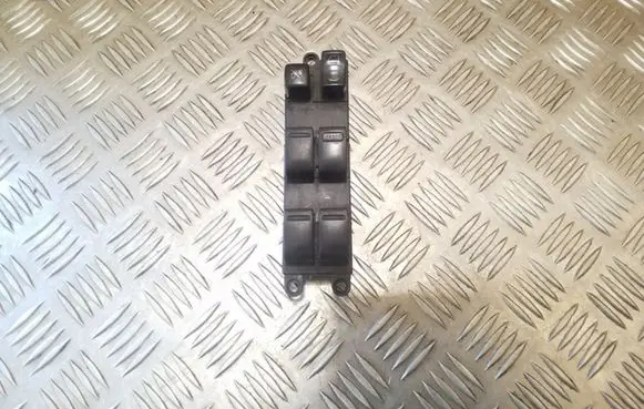 Nissan X-Trail T30 Electric window control switch