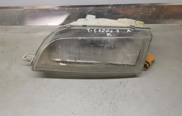 Toyota Corolla E100 Headlight/headlamp 11075390