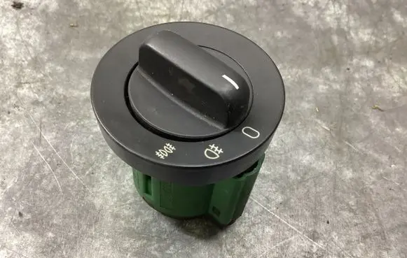 BMW 5 E39 Light switch 6901342