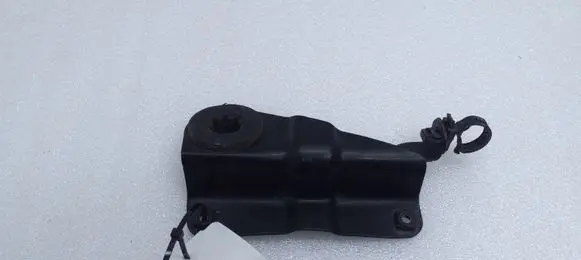 Suzuki SX4 S-Cross Radiator mount bracket