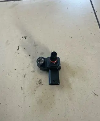 BMW 3 G20 G21 Air pressure sensor 8637896