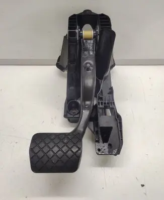 Volkswagen PASSAT B8 Brake pedal 5Q1723058AJ 5Q1723058