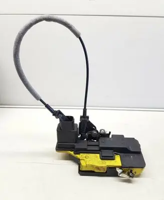 Volvo V70 Rear door lock nr5587