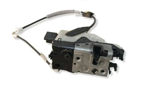Peugeot 2008 I Front door lock 9812500780