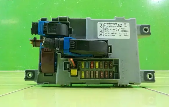 Ford Ka Fuse box set AM433RX BEZPIECZNIKOW