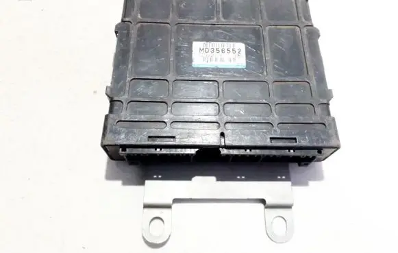 Mitsubishi Colt Engine control unit/module md356552 e2t69281h