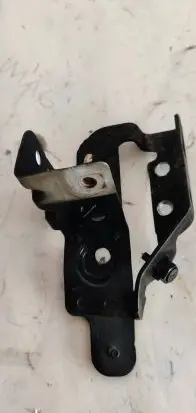 Volvo XC40 Fender mounting bracket 31484523 20W32