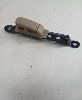 Nissan Murano Z50 Seat belt height adjuster F4205 K5912