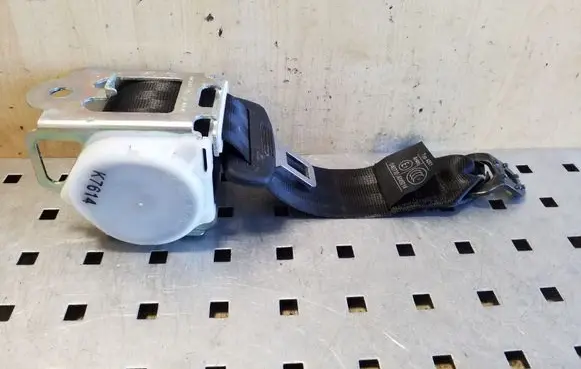Audi TT TTS Mk2 Rear seatbelt 8J8857806B