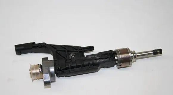 BMW X1 U11 Fuel injector 8744746