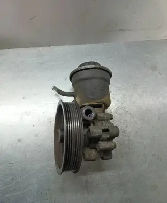 Toyota Corolla Verso AR10 Power steering pump