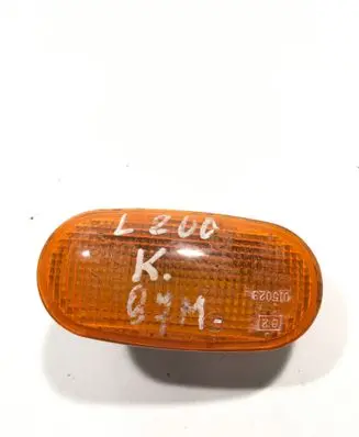 Mitsubishi L200 Front fender indicator light E2015023 0464852