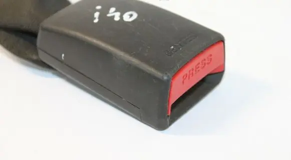 Hyundai i40 Middle seatbelt buckle (rear) 