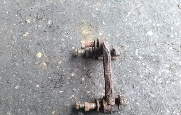 KIA Cerato Brake caliper pad carrier rear 