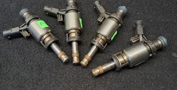 Fuel injectors set