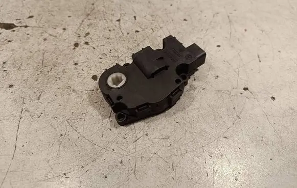 BMW 4 F32 F33 Air flap motor/actuator 412650750