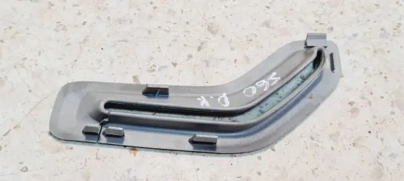 Volvo S60 Seat belt trim RH1882