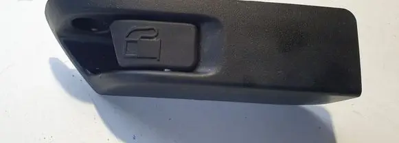 Toyota Yaris Fuel tank opening switch 