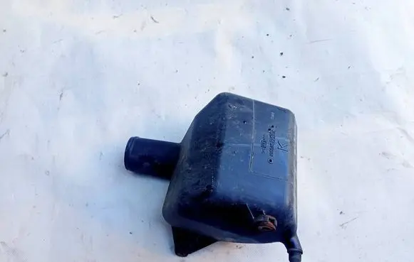 Nissan X-Trail T30 Intake resonator 8H302