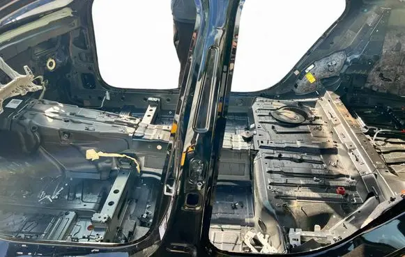 Mercedes-Benz GLC C254 Pillar (middle) 