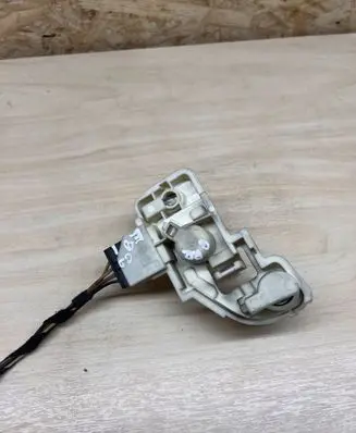 BMW 3 E90 E91 Tail light bulb cover holder 7183844