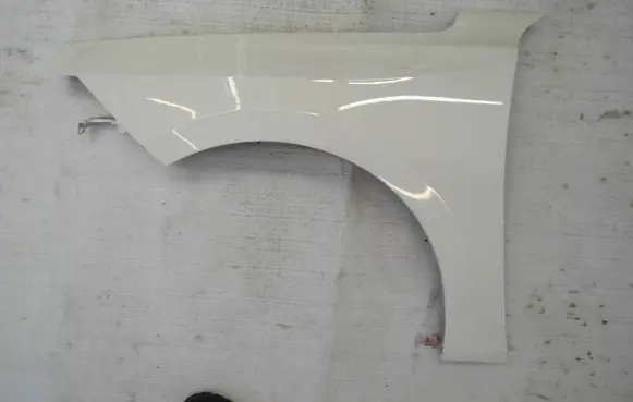 Opel Astra L Fender ASTRA6