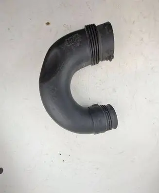 Volkswagen Golf Plus Air intake hose/pipe 1K0129618BA
