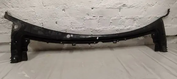 Tesla Model S Wiper trim 106050900b