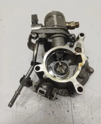 Skoda Superb B6 (3T) Vacuum pump 06J145100B 06H127025K