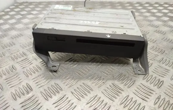 Lexus RX 330 - 350 - 400H Navigation unit CD/DVD player 8684150100