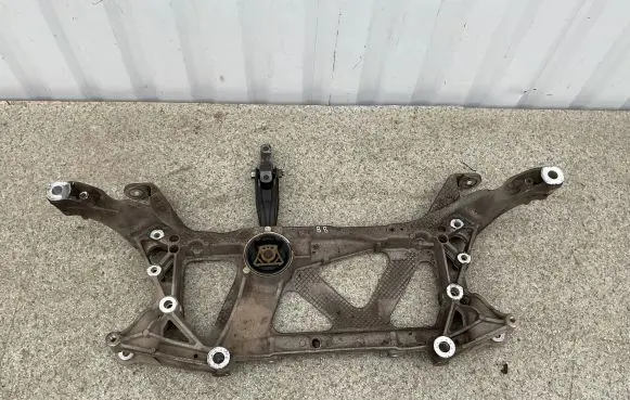 Volkswagen PASSAT B8 Front subframe 3Q0199369D