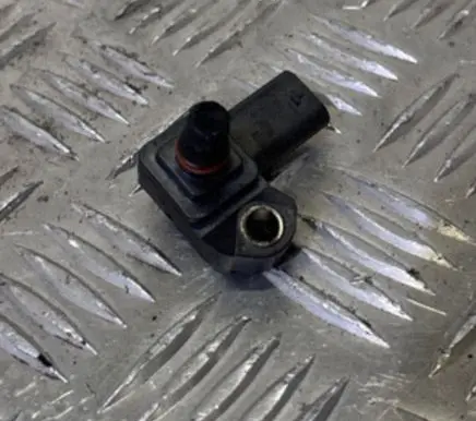 BMW 5 F10 F11 Air pressure sensor 8637896 0240