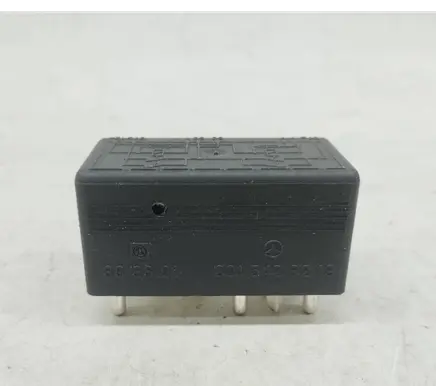 Mercedes-Benz C W202 Coolant fan relay 0015428219 A0015428219 898601