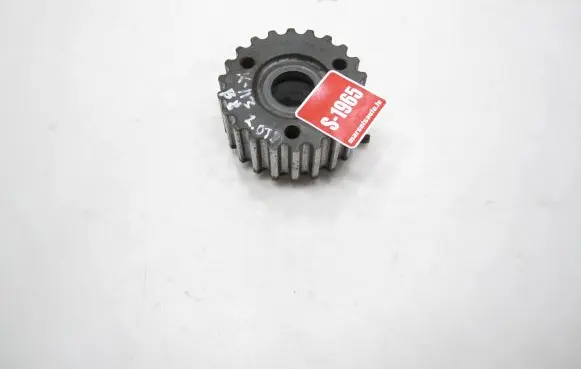 Volkswagen PASSAT B8 Fuel pump gear (pulley) 04L130101
