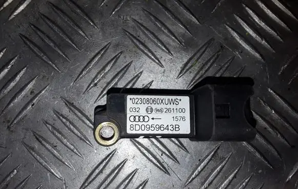 Audi A4 S4 B5 8D Airbag deployment crash/impact sensor 8D0959643B