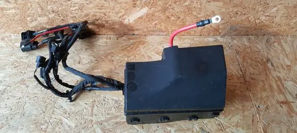 Volvo V40 Fuse box set 31409757 AV6T14A067AD