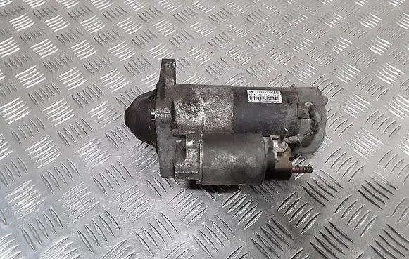 Opel Zafira C Starter motor 55585238