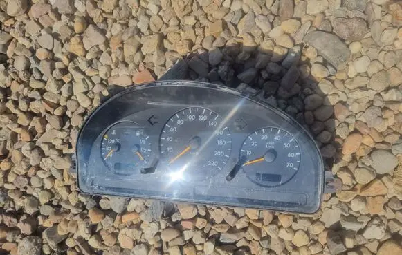 Mercedes-Benz ML W163 Speedometer (instrument cluster) a1635400711