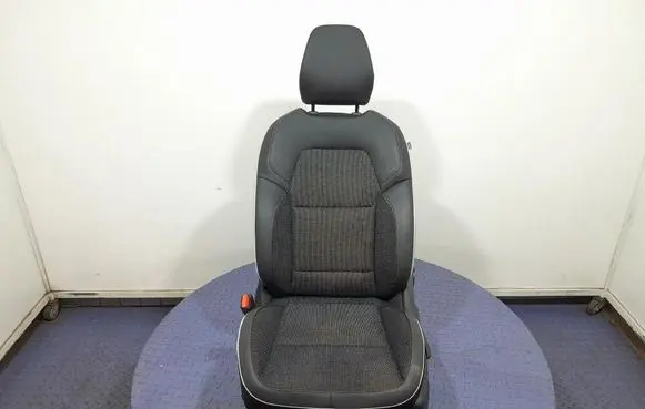 Renault Captur Front driver seat