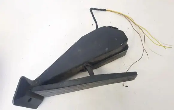 BMW 1 E81 E87 Accelerator throttle pedal 74766500 35426770935-01