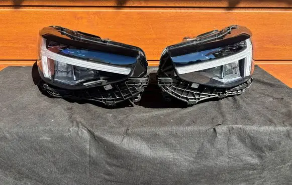 Volvo XC40 Headlights/headlamps set 32404666