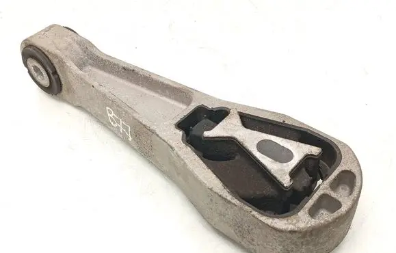 Volvo V40 Engine mount bracket 31359642