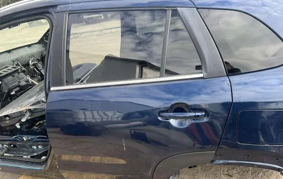 Suzuki SX4 S-Cross Rear door