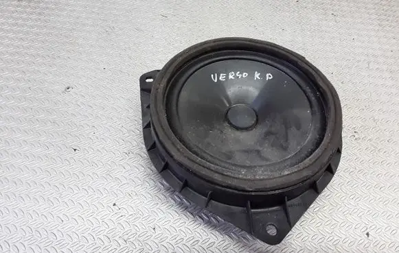 Toyota Avensis Verso Front door speaker 8616044120